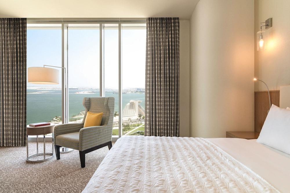 Le Méridien City Center, Doha Room Type - Club Room, 1 King Bed, Sea View
