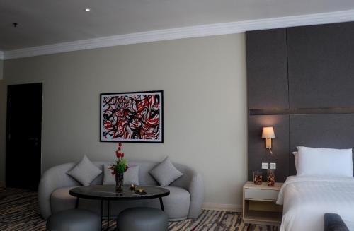 Ramada by Wyndham Doha Old Town - Tap to explore photos
