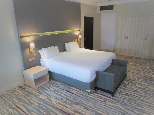 Ramada by Wyndham Doha Old Town - Tap to explore photos