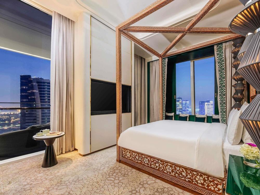 Fairmont Doha Room Type - Diplomat Corner Suite