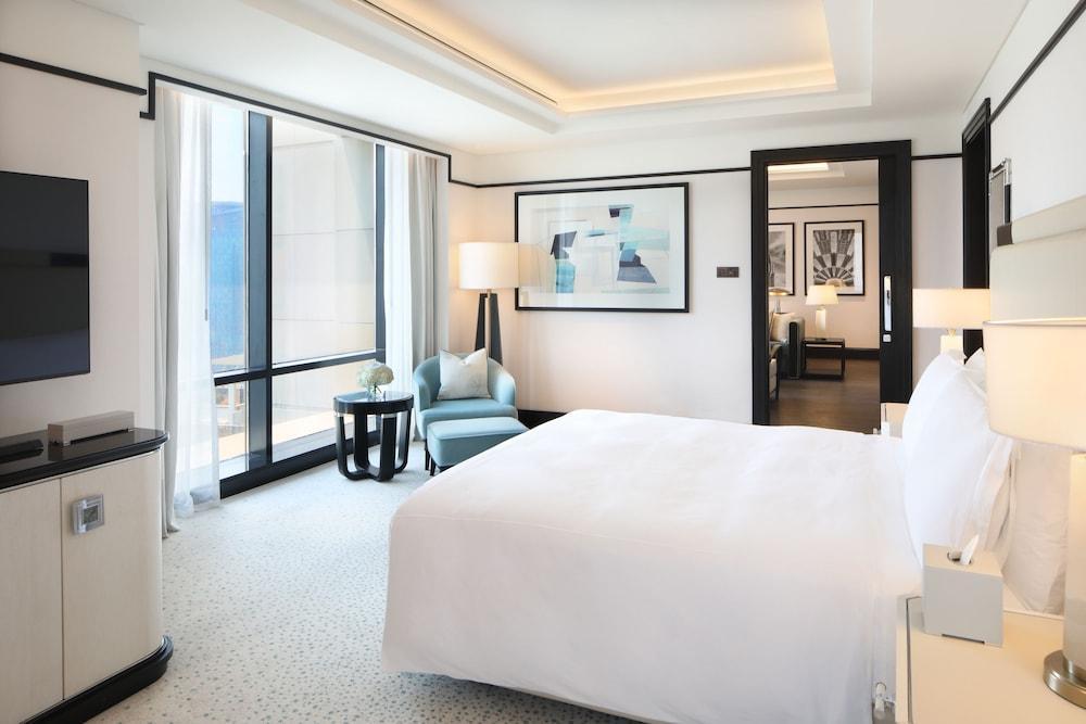 Waldorf Astoria Doha West Bay by Hilton Room Type - Deluxe Room, 1 King Bed