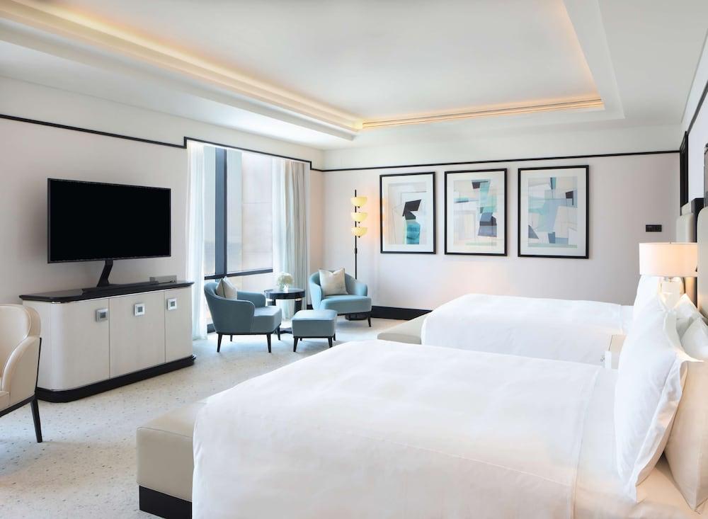 Waldorf Astoria Doha West Bay by Hilton Room Type - Deluxe Room, 1 King Bed