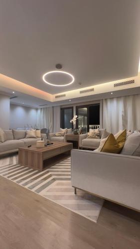 The Key - Luxury Apartment - Tap to explore photos