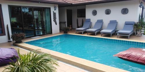 Spacious ocean view pool villa - Tap to explore photos