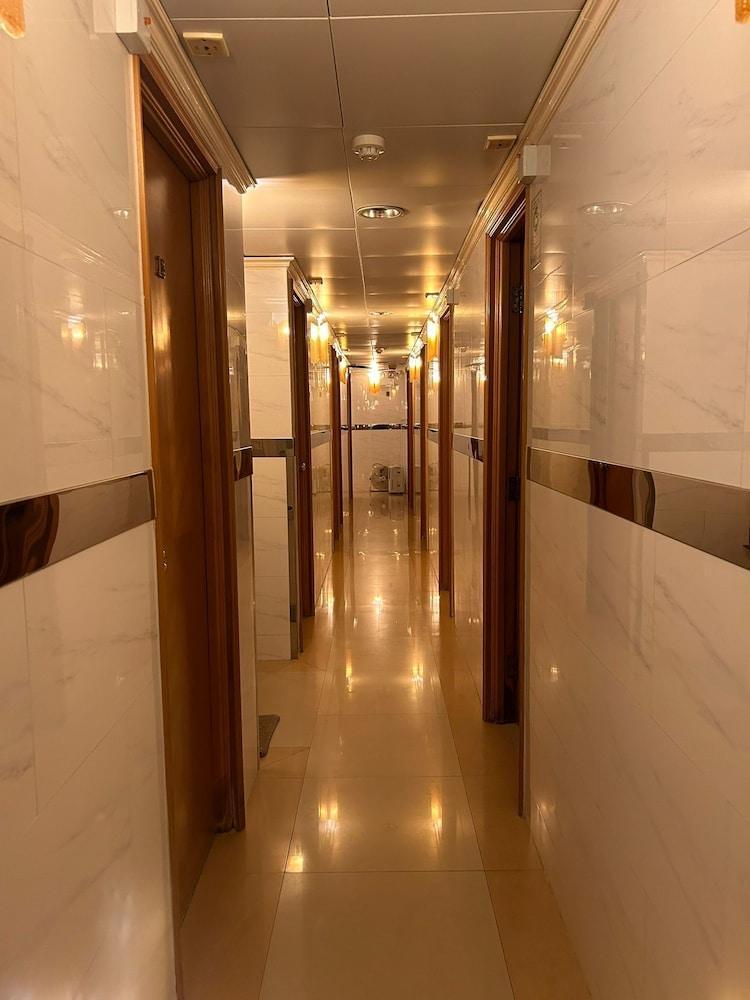 HOLIDAY GUEST HOUSE