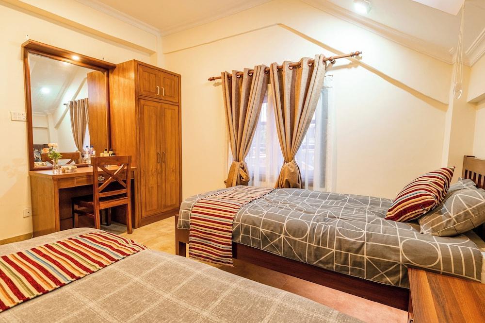 Panas UK BNB Room Type - Basic Twin Room