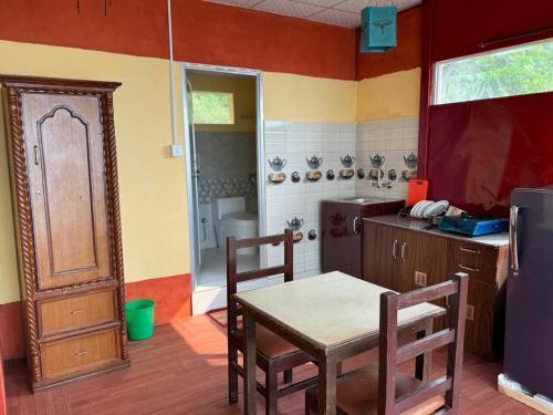 Fewa View Cottage Yoga Retreat Pokhara - Tap to explore photos