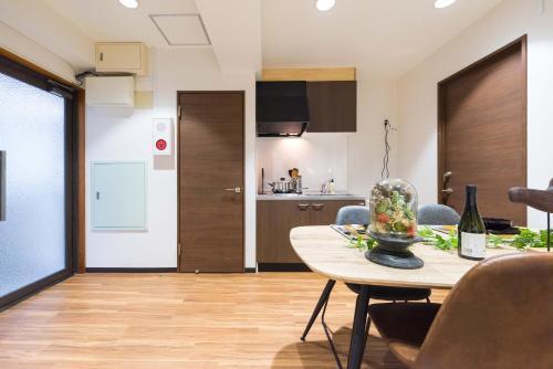 TORA HOTEL Tokyo-Rikugienn 寅ホテル 六義園 B Room Type - Three-Bedroom Apartment TORA HOTEL Tokyo-Rikugienn 寅ホテル 六義園 B Room Type - Three-Bedroom Apartment