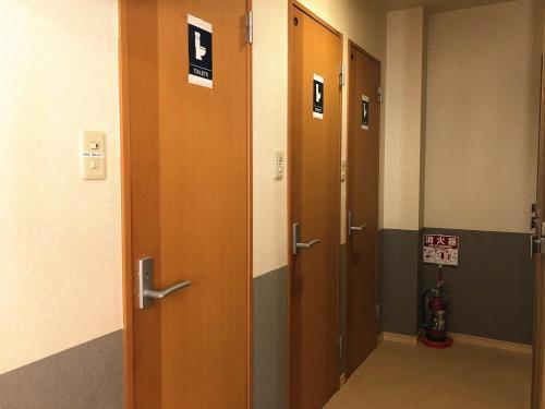 E JOY INN-West Shinjuku Branch - Tap to explore photos