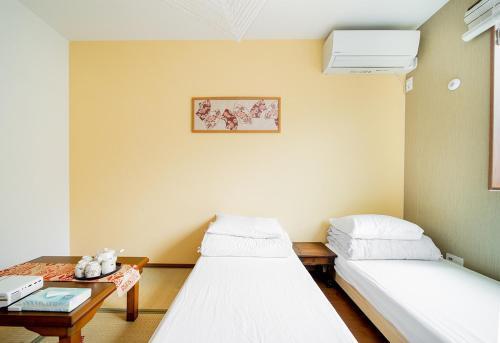 Ustay Kitakoiwa Room Type - Twin Room with Private Bathroom