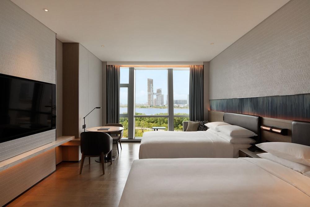 Guangzhou Marriott Hotel Nansha Room Type - Premier Room, 2 Double Beds, Harbor View