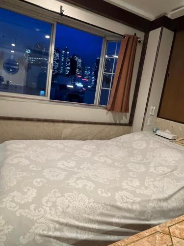 City Hotel Southern Cross Room Type - Superior Double Room with Small Double Bed with 80 inch Projector - Non-Smoking