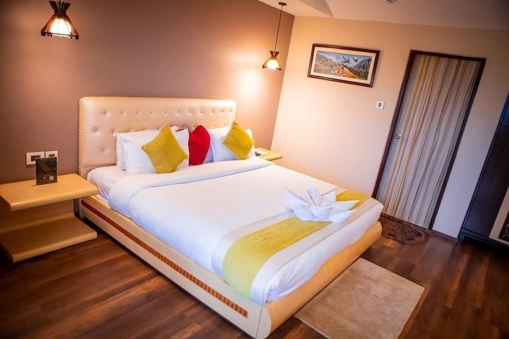 Kings Hotel Rajkuti Room Type - Deluxe Double Room