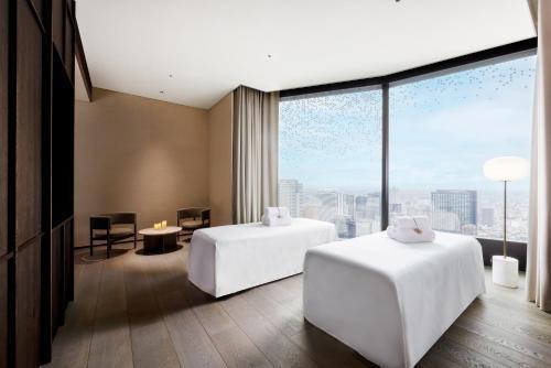 BELLUSTAR TOKYO, A Pan Pacific Hotel - Tap to explore photos