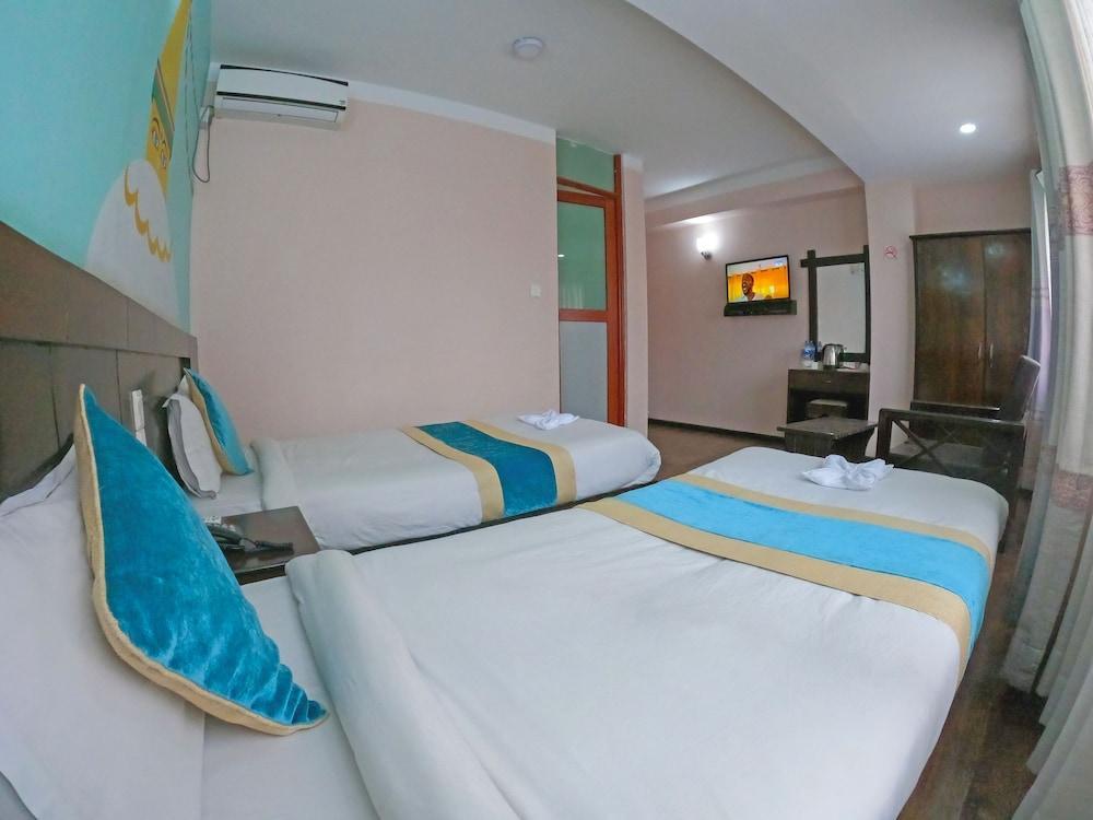 Hotel Royal Mantra Room Type - Deluxe Twin Room