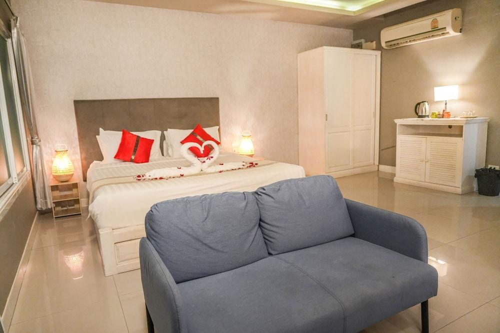 Lenny's Hotels Room Type - Junior Suite