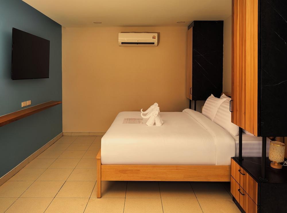 Lenny's Hotels Room Type - Deluxe Nature View