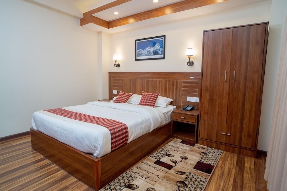 MADHUBAN HOTEL Room Type - Deluxe Double or Twin Room MADHUBAN HOTEL Room Type - Deluxe Double or Twin Room