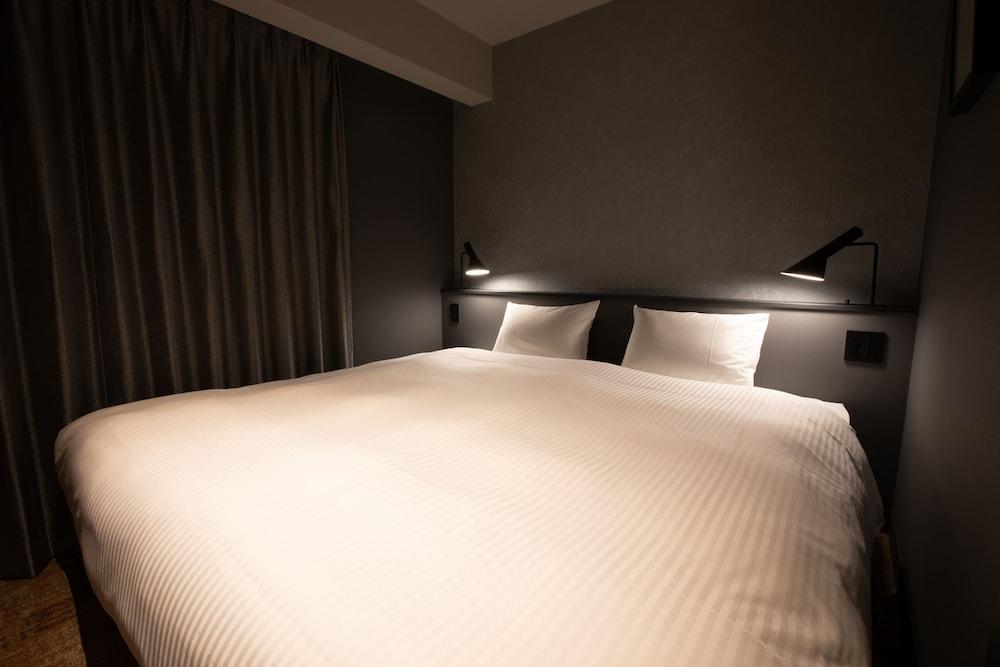 LOF HOTEL Shimbashi Room Type - Economy Double Room, 1 Queen Bed