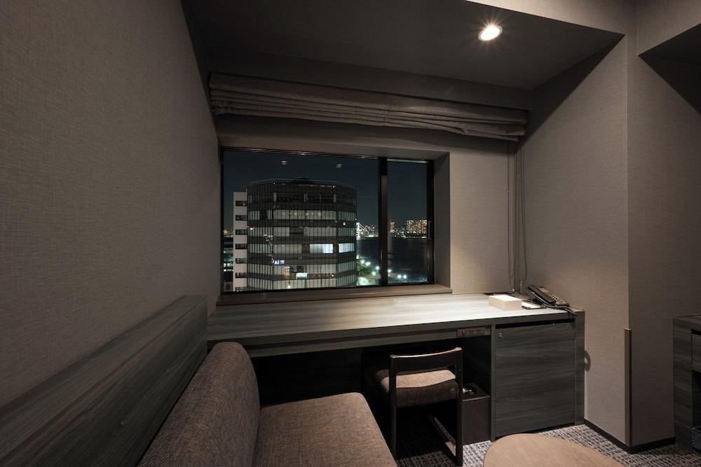 La Vista Tokyo Bay Room Type - Twin Room, Electronic Cigarettes Only (Shower Booth Only)