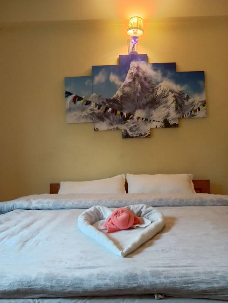 Hotel Sarangkot - Tap to explore photos
