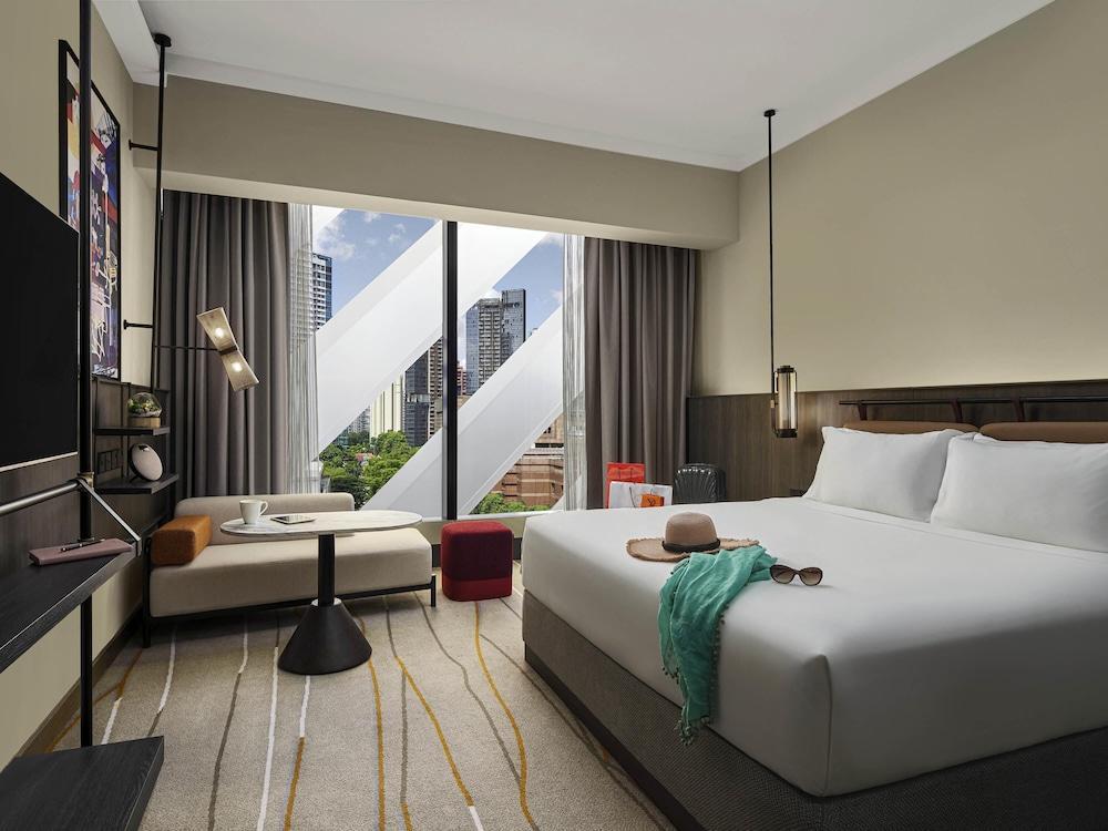 Pullman Singapore Orchard Room Type - Deluxe Premier Room, 1 King Bed, High Floor, Orchard-Paragon View