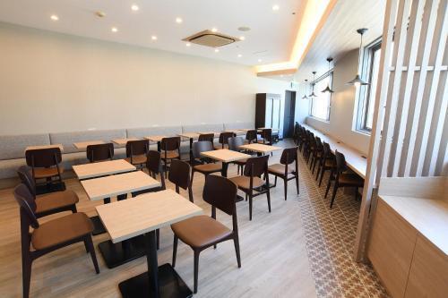 R&B Hotel Otsuka Eki Kitaguchi - Vacation STAY 40484v - Tap to explore photos
