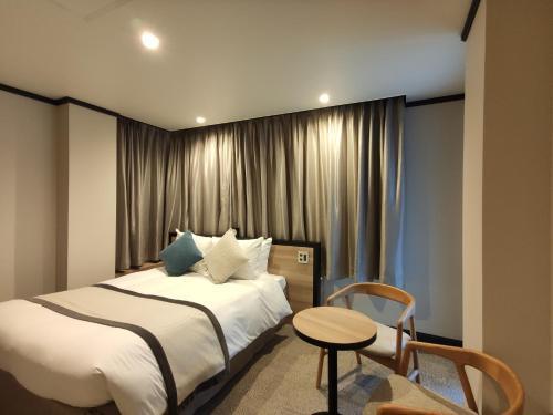 yksi SAUNA & STAY Room Type - Deluxe Double Room