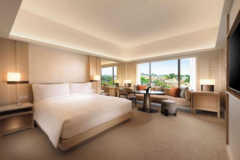 Conrad Singapore Orchard Room Type - Executive Room with Lounge Access, 1 King Bed