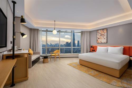 Hilton Garden Inn Shanghai Lujiazui - Tap to explore photos