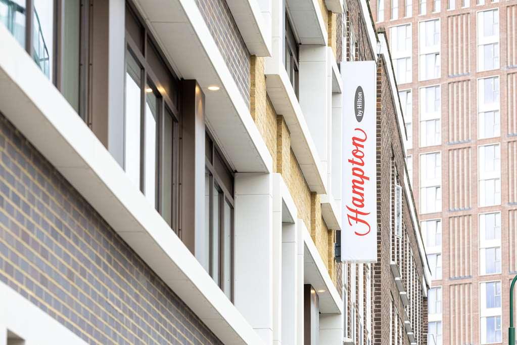 Hampton by Hilton London City - Tap to explore photos