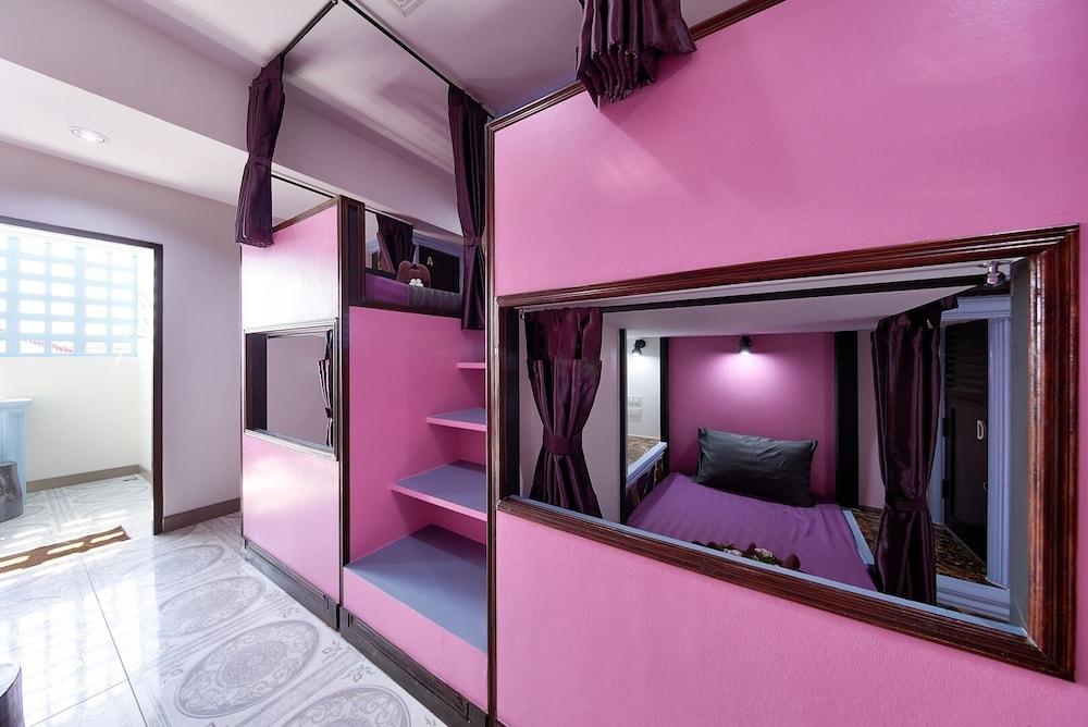 Kerton Hostel Room Type - Quadruple Room, Women only