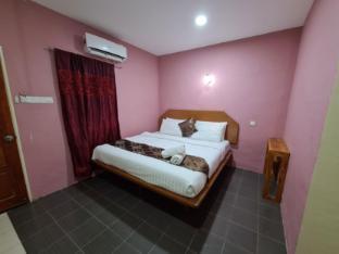 Hotel O Awan Biru Motel - Tap to explore photos