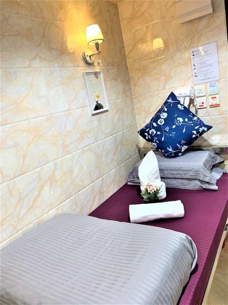 Sydney Hostel Room Type - Standard Single Room