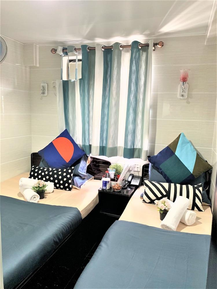 Sydney Hostel Room Type - Triple Room