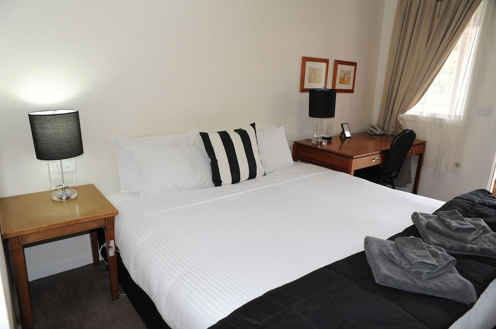 Norwood House Motel & Reception Centre Room Type - King Room