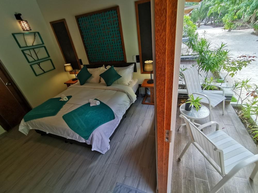 Village Hideaways & Spas Room Type - Boutique Beach View Room