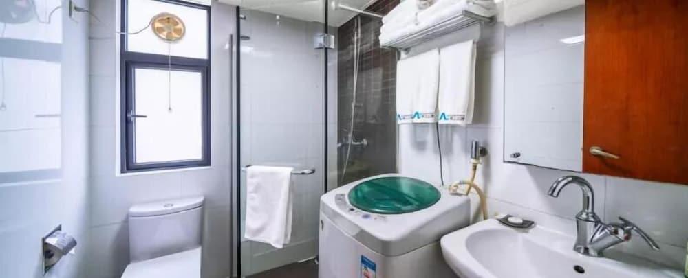 eStay Residence - Guangzhou Peace World Plaza - Tap to explore photos