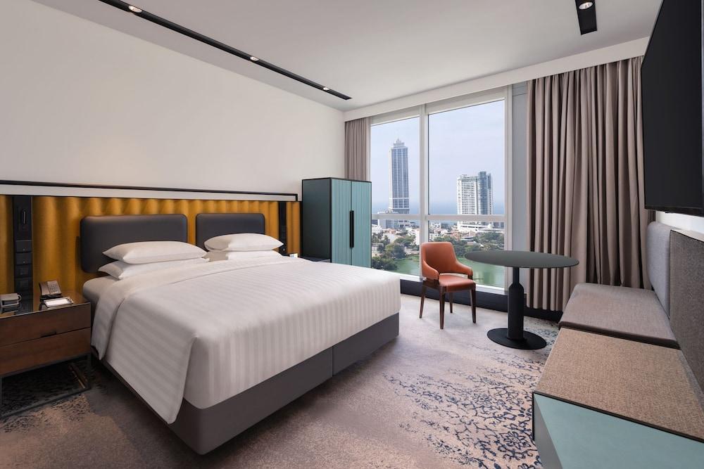 Courtyard by Marriott Colombo Room Type - Premier Room, 1 King Bed, Ocean View