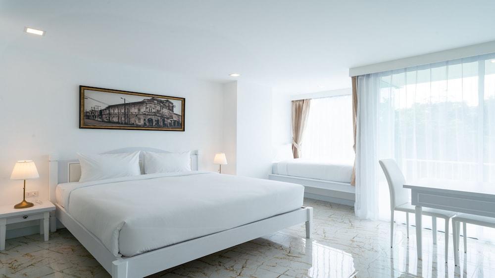B2 Phuket Premier Hotel Room Type - Luxury Triple Room