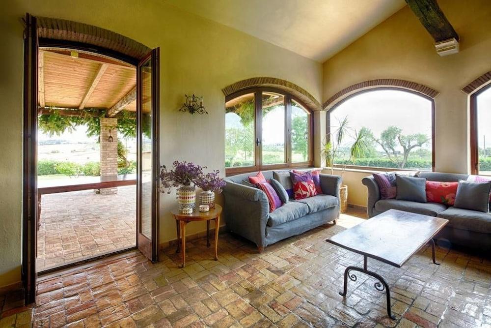 La Cavetta Country House - Tap to explore photos