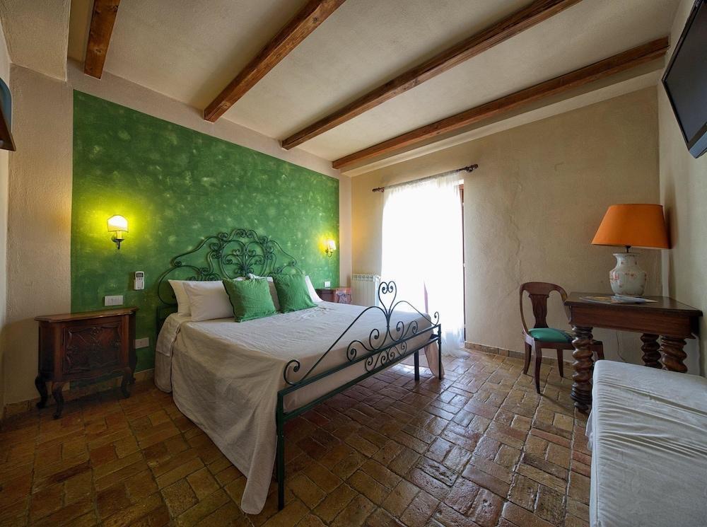 La Cavetta Country House - Tap to explore photos