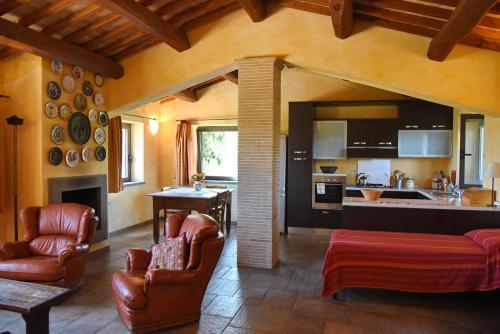 Casa Vacanze Vigna di Valle - Tap to explore photos