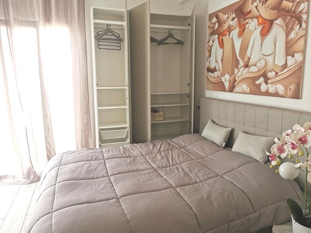 Apartment - Sleeps 2 - Parking - 5min To La Frasca