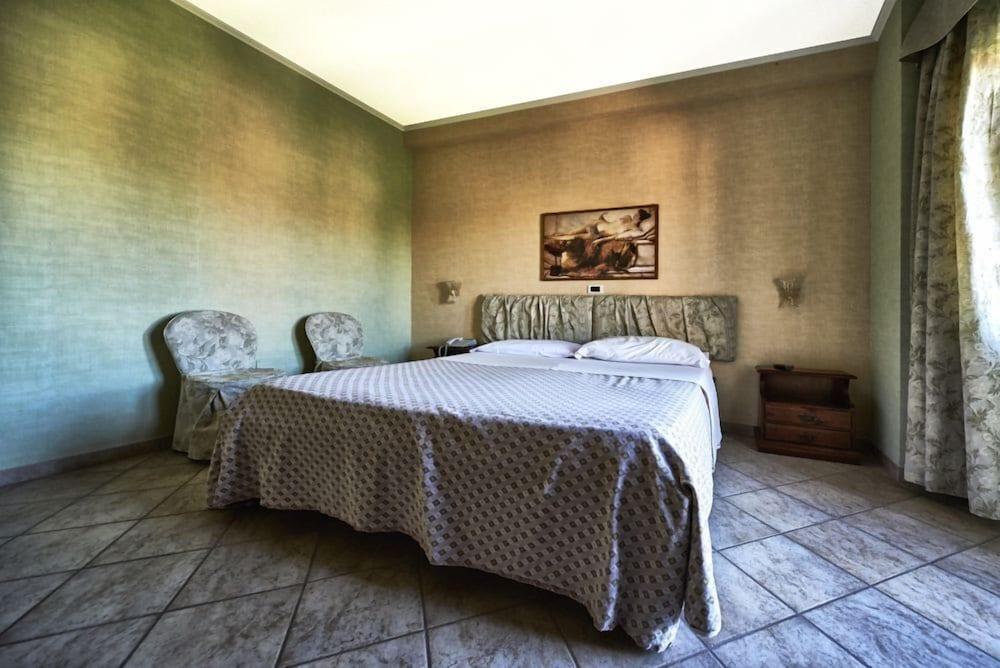 Hotel La Brocca - Tap to explore photos