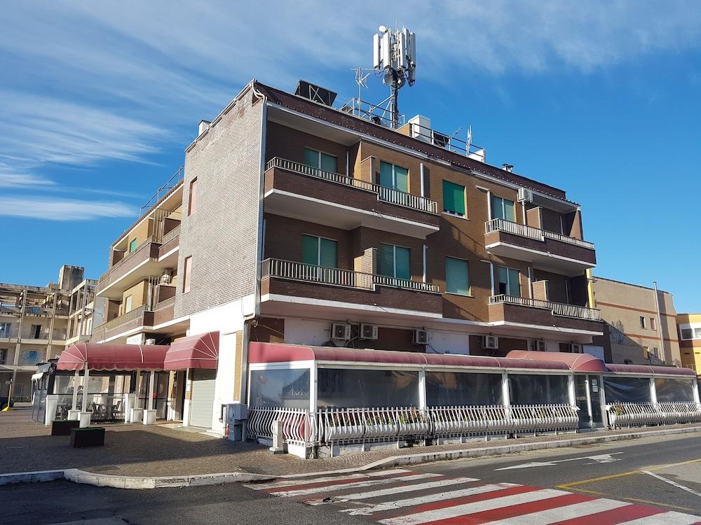 Hotel Torvaianica - Tap to explore photos