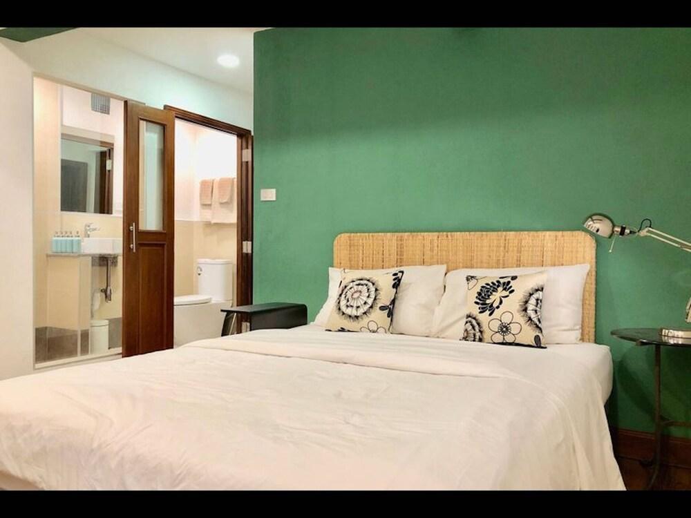Fabulous Ground Floor Studio Dasiri Downtown Residence - Tap to explore photos