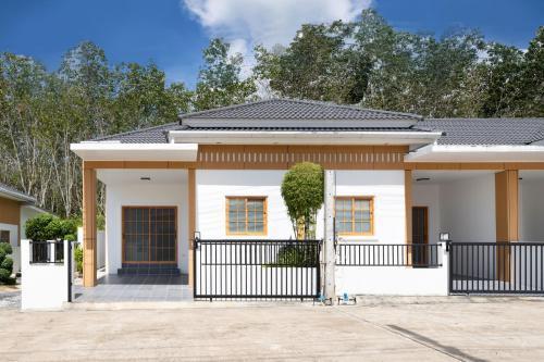 Villa Sunrise Garden B190