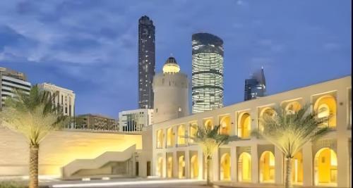 Corniche Street - Stunning Room - Tap to explore photos