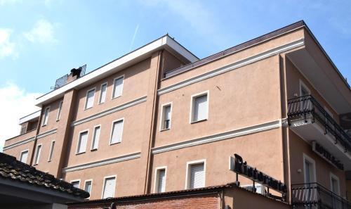Hotel Ristorante Benigni - Tap to explore photos
